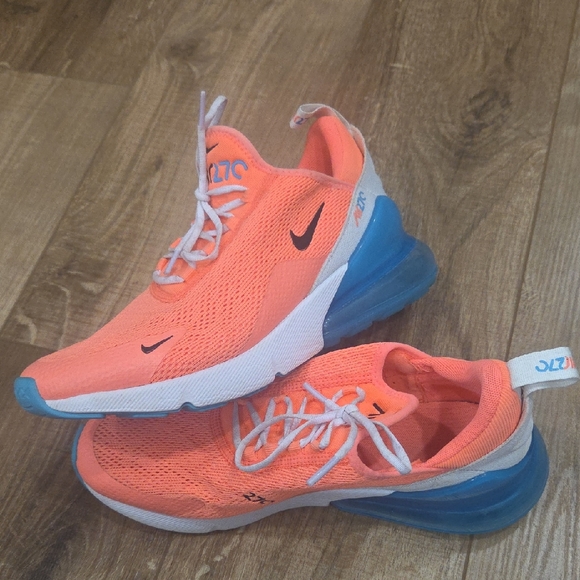 Nike AIR 270 Women's Sneakers in Bright Coral and Blue - Picture 1 of 14